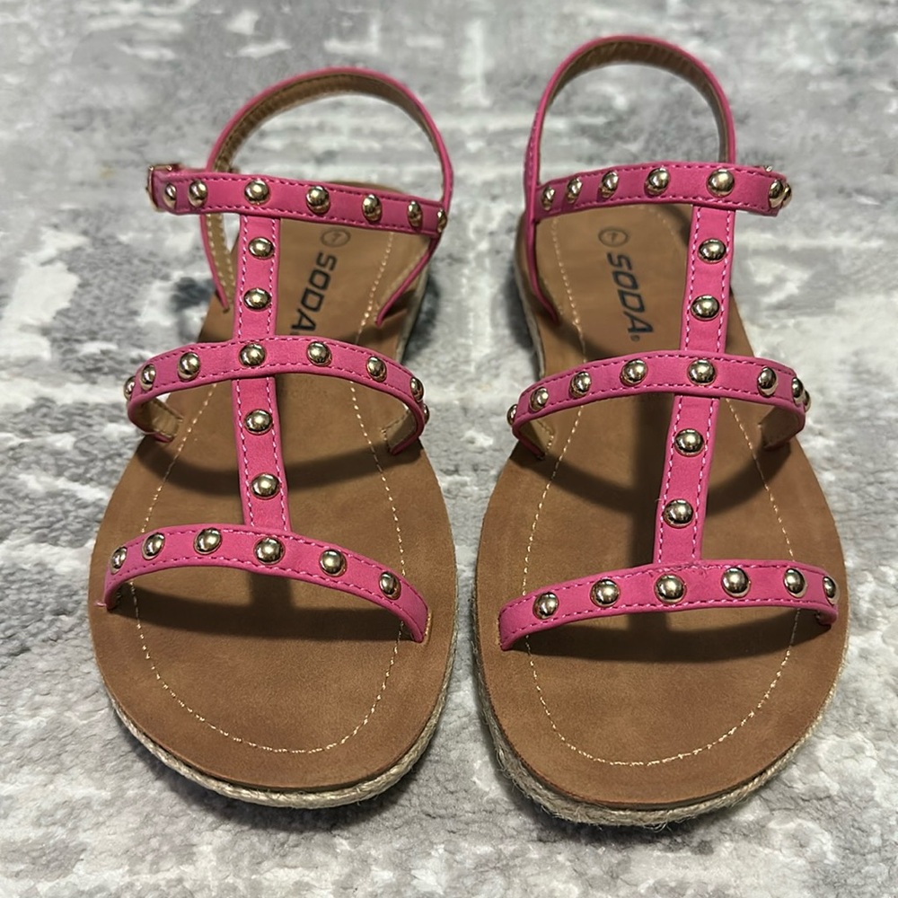Glow getter Soda sandals.